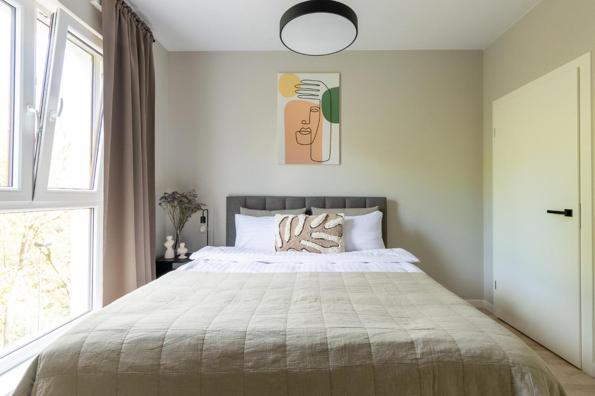 Platinum Apartment *